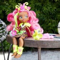 MATTEL POUPEE CAVE CLUB ET ACCESSOIRES FERNESSA 20 CM -Magasin De Jouets Branché 06eef782692d8b8f65cbe5539d8969c43338a7e5 10022358 04