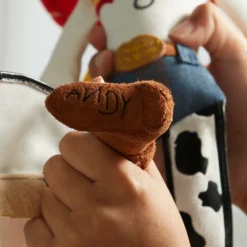 Disney Store Peluche Jessie De Taille Moyenne, Toy Story -Magasin De Jouets Branché 412313302649 2