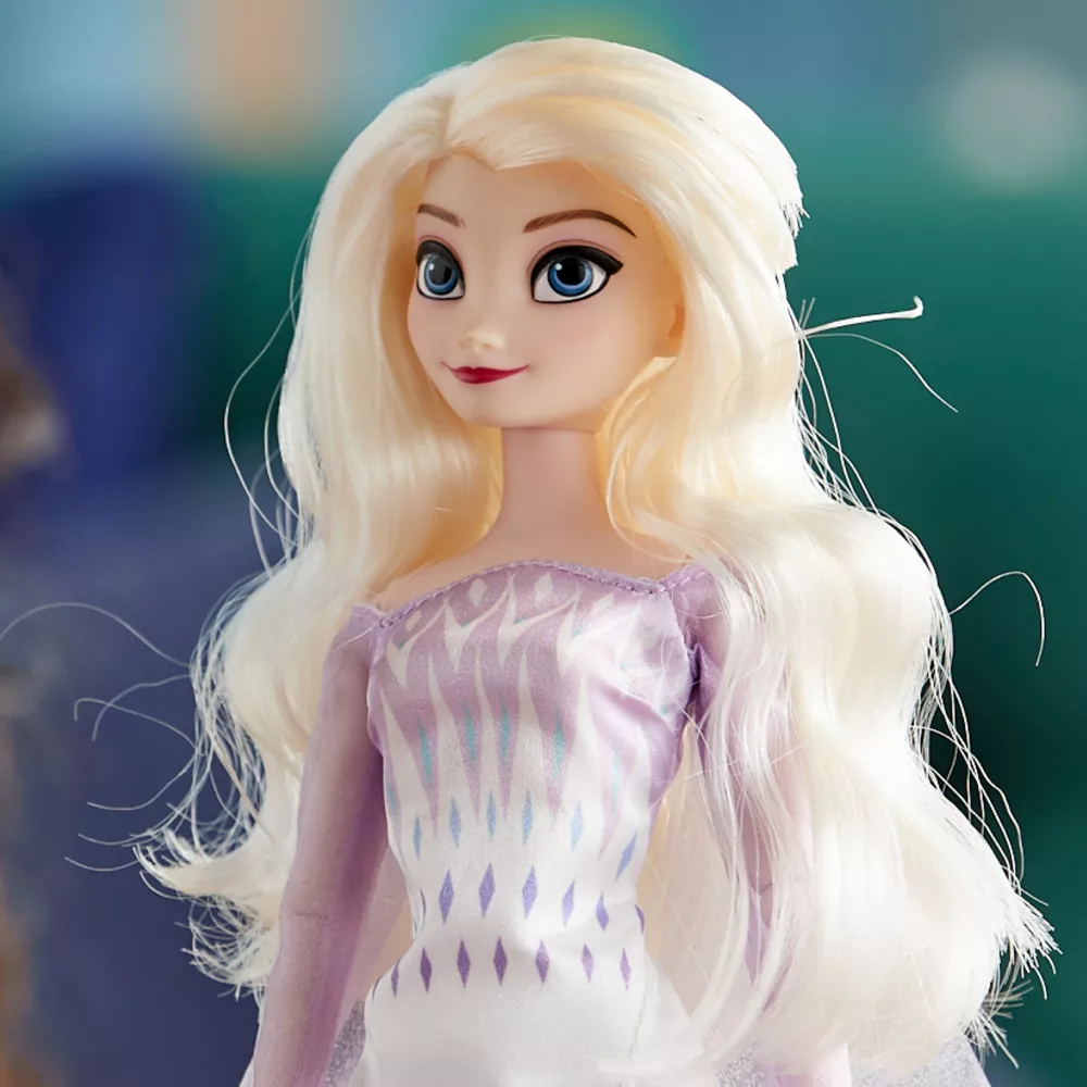Disney Store Poupée Classique Elsa La Reine Des Neiges, La Reine Des Neiges 2 6 Disney Store Poupée Classique Elsa La Reine Des Neiges, La Reine Des Neiges 2 – Image 4