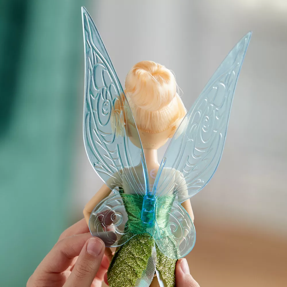 Disney Store Poupée Classique Clochette, Peter Pan 8 Disney Store Poupée Classique Clochette, Peter Pan – Image 6