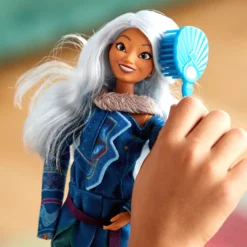 Disney Store Poupée Sisu Forme Humaine Classique, Raya Et Le Dernier Ddragon -Magasin De Jouets Branché 460012080498 5