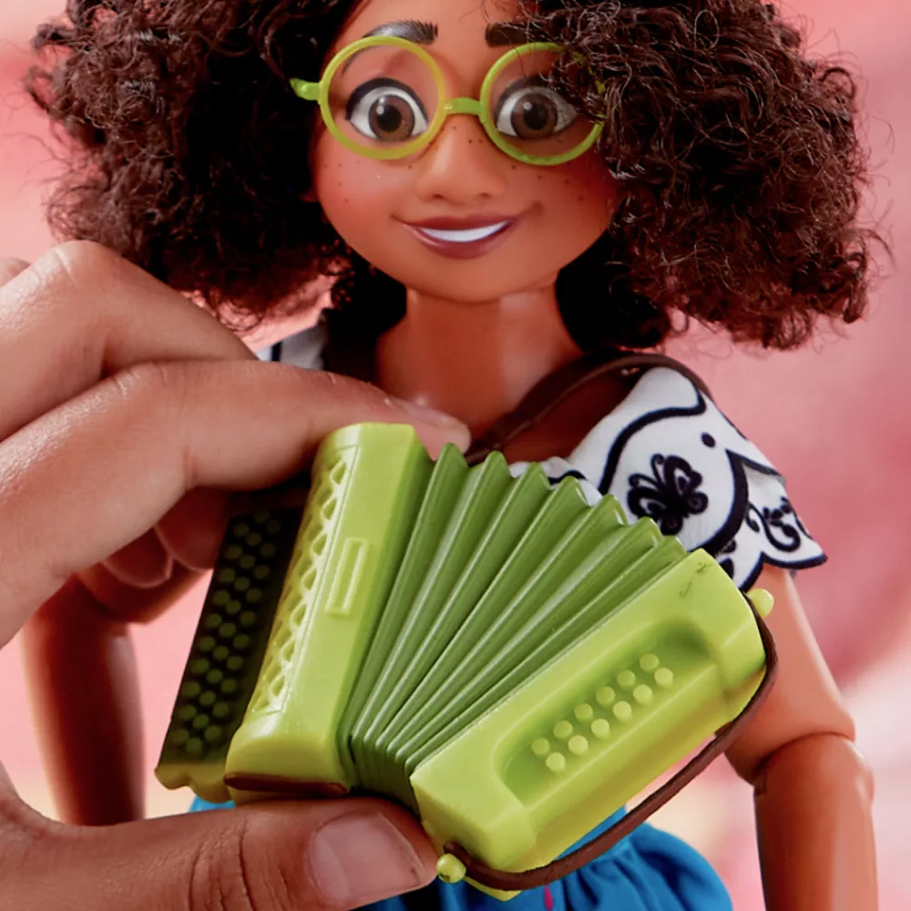 Disney Store Poupée Musicale Mirabel, Encanto : La Fantastique Famille Madrigal 5 Disney Store Poupée Musicale Mirabel, Encanto : La Fantastique Famille Madrigal – Image 3